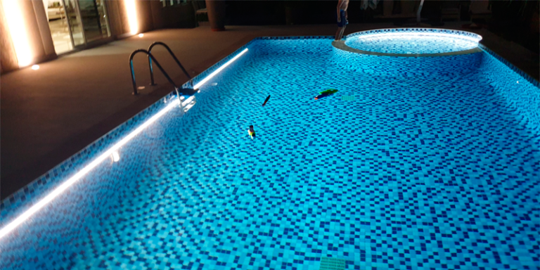 tiras led para piscina